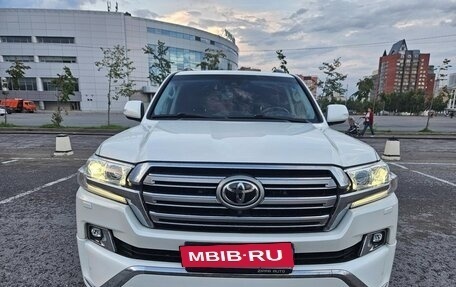 Toyota Land Cruiser 200, 2016 год, 6 500 000 рублей, 3 фотография