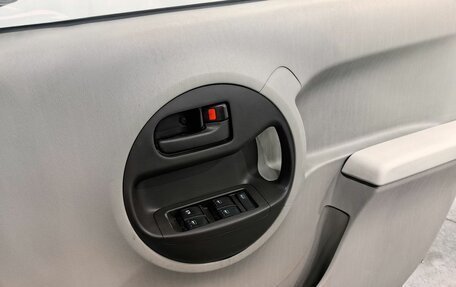 Toyota Passo III, 2010 год, 650 000 рублей, 19 фотография