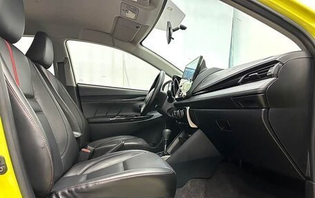 Toyota Yaris XP150 рестайлинг, 2022 год, 1 059 000 рублей, 13 фотография