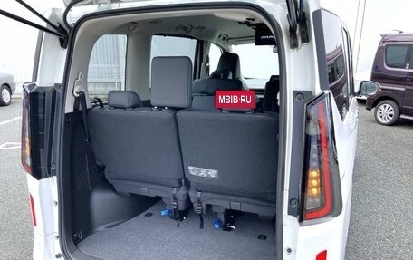 Nissan Serena, 2023 год, 1 980 000 рублей, 21 фотография