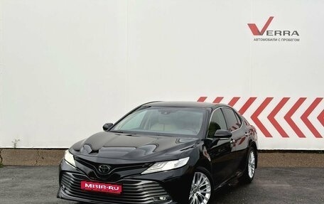 Toyota Camry, 2021 год, 3 590 000 рублей, 1 фотография