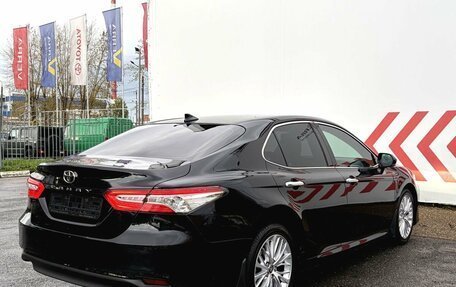 Toyota Camry, 2021 год, 3 590 000 рублей, 4 фотография