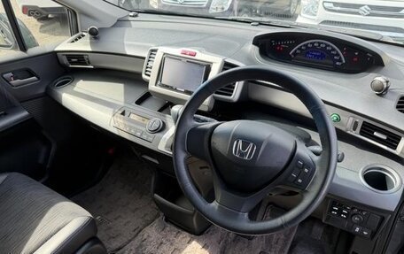 Honda Freed I, 2013 год, 820 000 рублей, 15 фотография