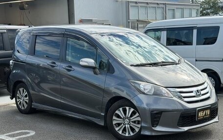 Honda Freed I, 2013 год, 820 000 рублей, 3 фотография