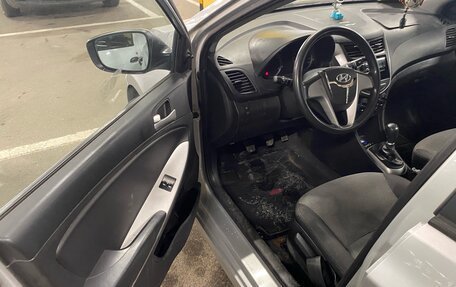 Hyundai Solaris II рестайлинг, 2013 год, 330 000 рублей, 7 фотография