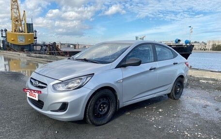 Hyundai Solaris II рестайлинг, 2013 год, 330 000 рублей, 4 фотография