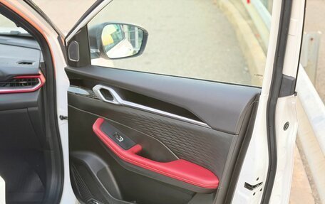 Geely Coolray I, 2023 год, 2 100 000 рублей, 13 фотография