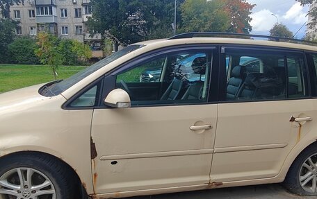 Volkswagen Touran III, 2007 год, 400 000 рублей, 4 фотография