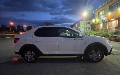 Renault Logan II, 2022 год, 1 200 000 рублей, 4 фотография