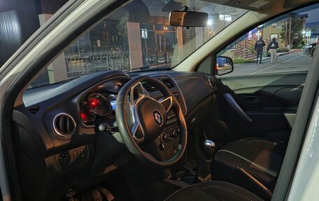 Renault Logan II, 2022 год, 1 200 000 рублей, 11 фотография