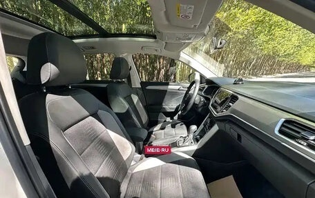 Volkswagen T-Roc I, 2022 год, 1 100 666 рублей, 23 фотография