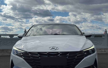 Hyundai Elantra, 2022 год, 1 390 000 рублей, 2 фотография