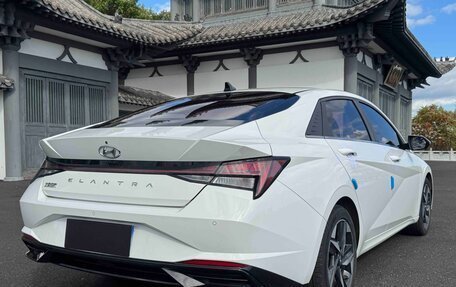 Hyundai Elantra, 2022 год, 1 390 000 рублей, 6 фотография