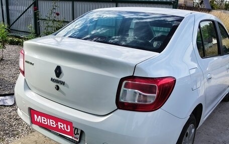 Renault Logan II, 2017 год, 650 000 рублей, 2 фотография