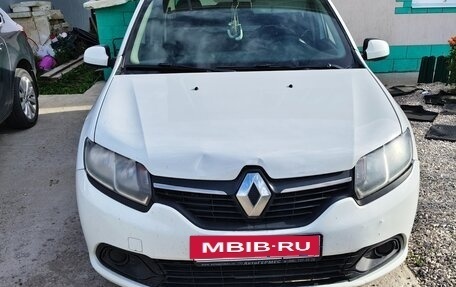 Renault Logan II, 2017 год, 650 000 рублей, 4 фотография