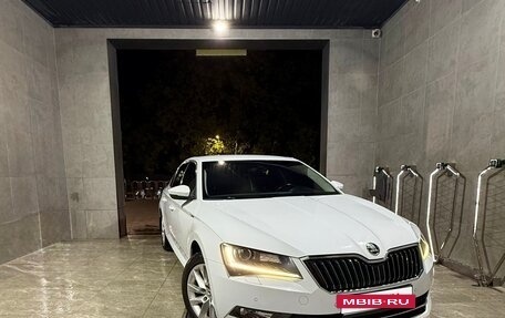 Skoda Superb III рестайлинг, 2017 год, 2 250 000 рублей, 2 фотография