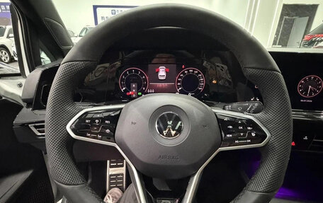 Volkswagen Golf VIII, 2023 год, 1 545 000 рублей, 10 фотография
