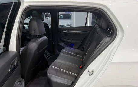 Volkswagen Golf VIII, 2023 год, 1 545 000 рублей, 19 фотография