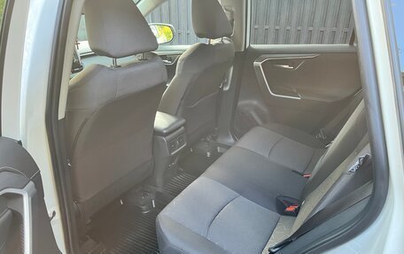 Toyota RAV4, 2021 год, 3 050 000 рублей, 11 фотография