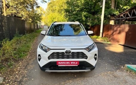 Toyota RAV4, 2021 год, 3 050 000 рублей, 2 фотография