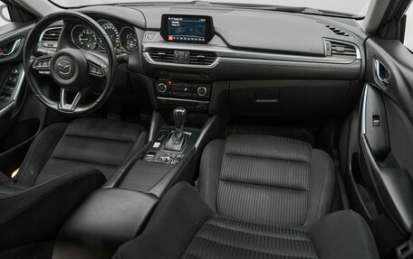 Mazda 6, 2018 год, 1 745 000 рублей, 18 фотография
