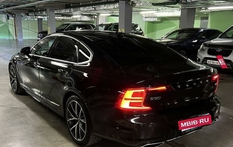 Volvo S90 II рестайлинг, 2020 год, 3 900 000 рублей, 12 фотография