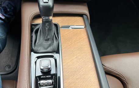 Volvo S90 II рестайлинг, 2020 год, 3 900 000 рублей, 32 фотография