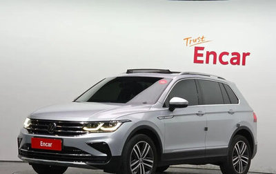 Volkswagen Tiguan II, 2022 год, 4 500 000 рублей, 1 фотография