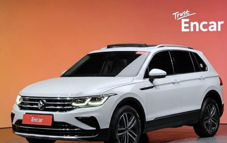 Volkswagen Tiguan II, 2023 год, 4 780 000 рублей, 1 фотография