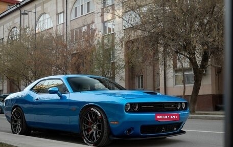 Dodge Challenger III рестайлинг 2, 2016 год, 5 000 000 рублей, 2 фотография