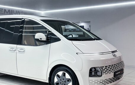Hyundai Staria, 2022 год, 5 400 000 рублей, 3 фотография
