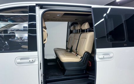Hyundai Staria, 2022 год, 5 400 000 рублей, 24 фотография
