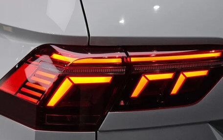 Volkswagen Tiguan II, 2023 год, 4 780 000 рублей, 8 фотография