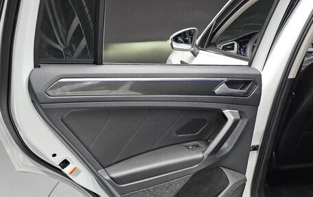 Volkswagen Tiguan II, 2023 год, 4 780 000 рублей, 17 фотография