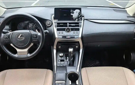 Lexus NX I, 2021 год, 2 500 000 рублей, 11 фотография