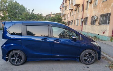 Honda Freed I, 2012 год, 750 000 рублей, 3 фотография
