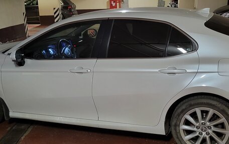 Toyota Camry, 2021 год, 2 000 000 рублей, 4 фотография