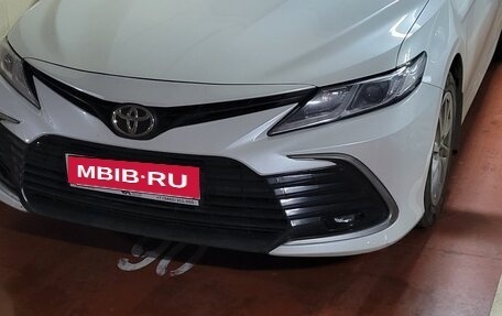 Toyota Camry, 2021 год, 2 000 000 рублей, 9 фотография