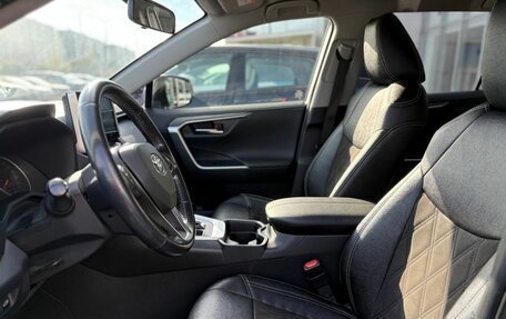 Toyota RAV4, 2019 год, 3 455 000 рублей, 10 фотография