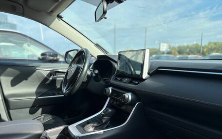 Toyota RAV4, 2019 год, 3 455 000 рублей, 13 фотография