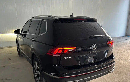 Volkswagen Tiguan II, 2023 год, 2 865 275 рублей, 5 фотография