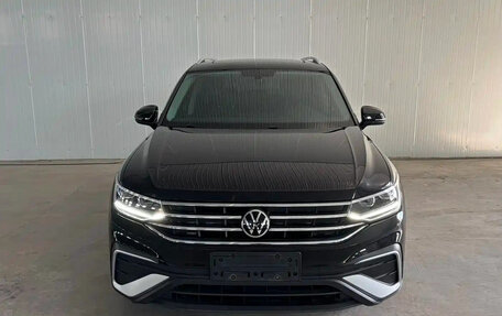 Volkswagen Tiguan II, 2023 год, 2 865 275 рублей, 3 фотография