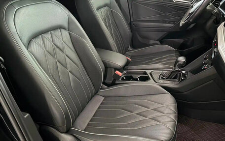 Volkswagen Tiguan II, 2023 год, 2 865 275 рублей, 10 фотография