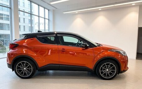 Toyota C-HR I рестайлинг, 2021 год, 2 750 000 рублей, 6 фотография
