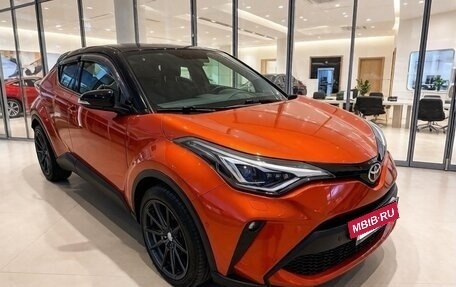 Toyota C-HR I рестайлинг, 2021 год, 2 750 000 рублей, 2 фотография