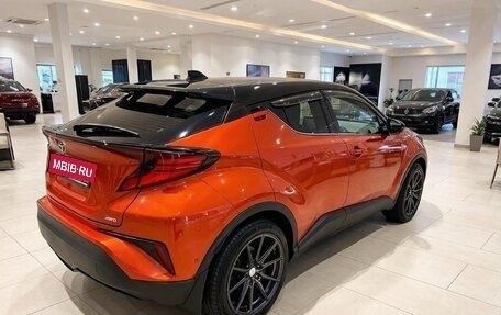 Toyota C-HR I рестайлинг, 2021 год, 2 750 000 рублей, 4 фотография