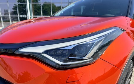 Toyota C-HR I рестайлинг, 2021 год, 2 750 000 рублей, 13 фотография