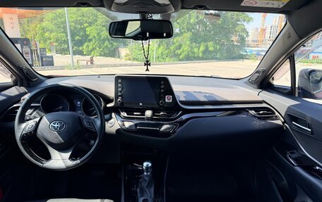 Toyota C-HR I рестайлинг, 2021 год, 2 750 000 рублей, 20 фотография