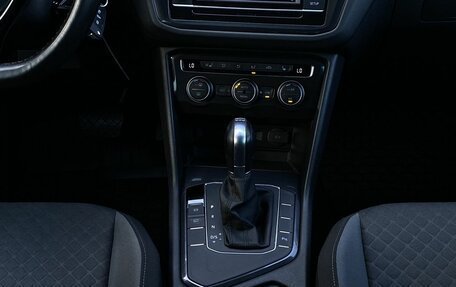 Volkswagen Tiguan II, 2018 год, 2 349 000 рублей, 13 фотография