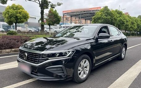 Volkswagen Passat B8 рестайлинг, 2023 год, 1 910 000 рублей, 2 фотография
